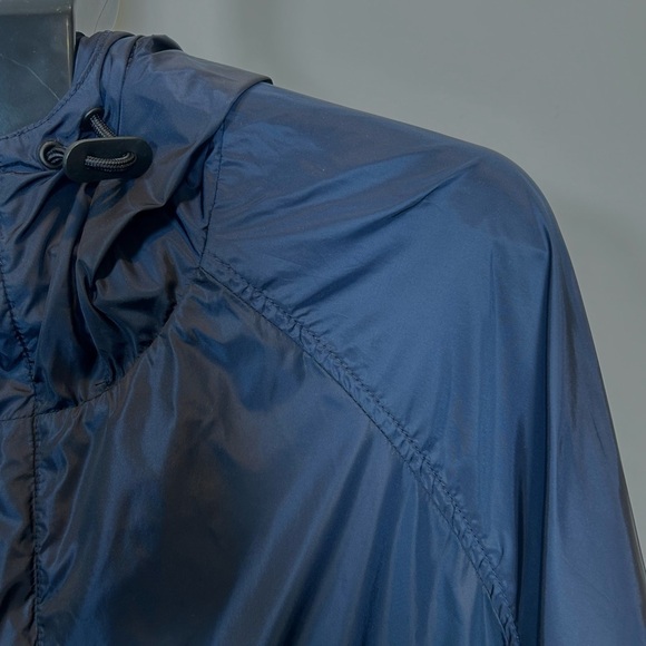 Hugo Boss “Chester” Dark Navy Windbreaker with Hide Away Hood, Size 42R - Picture 7 of 15